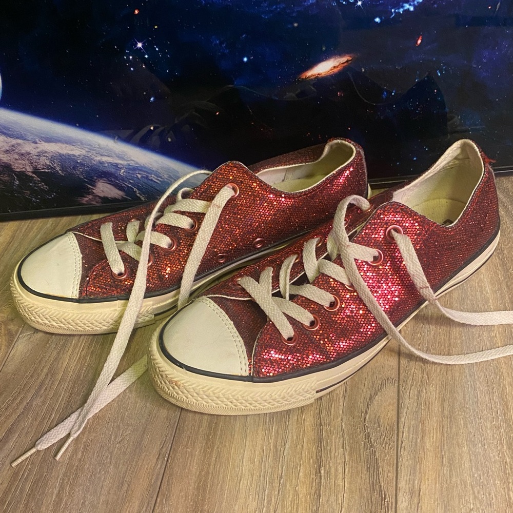 Converse, Red Sparkle/Glitter low-top sneakers, W size 4.5